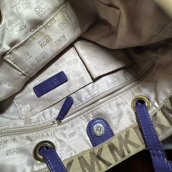 Pre-Owned Authentic Michael Kors Purse - Picture 3 of 5